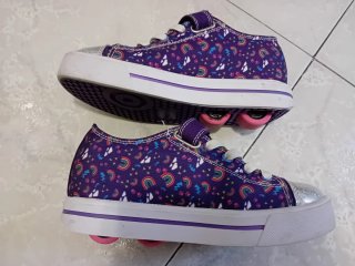 Zapatillas Heelys Moradas Talla 33 con Ruedas