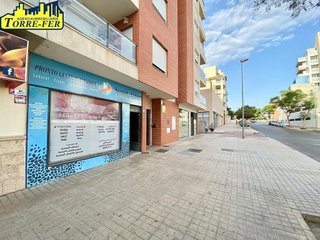Local comercial en venta en San Luis en Almería