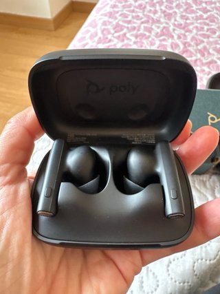 Poly Voyager Free 60 UC Auriculares