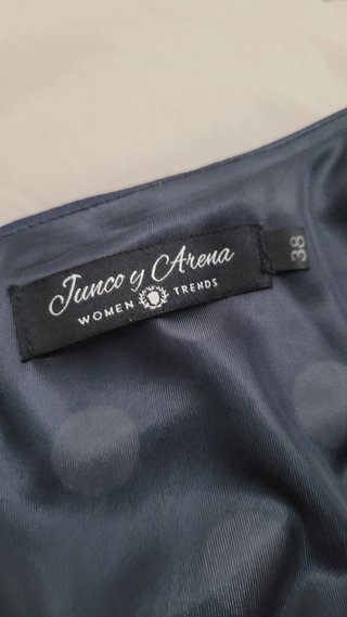 Vestido azul con lunares blancos