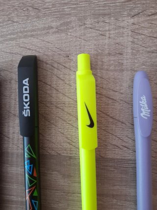 Lote de 6 bolígrafos de marcas , 2€ cada uno. Leer