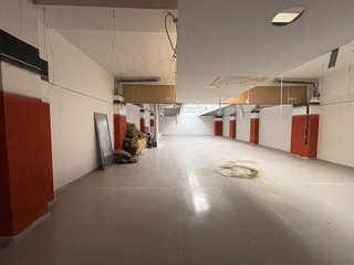 Local comercial en venta en Les Arenes - La Grípia  Can Montllor en Terrassa