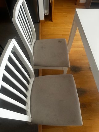 Mesa de comedor de madera blanca