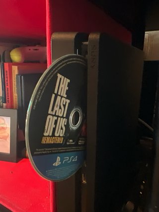 PS4 Slim/mando + Resident E-4 remake + god + LastU