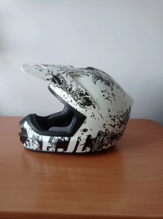 Casco HJC, Gafas VEGA, Guantes Fox Legion