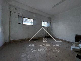 Edificio en venta en Cabra