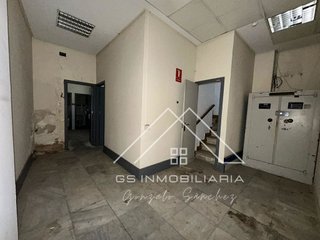 Edificio en venta en Cabra