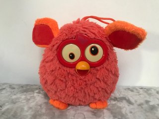 Peluche Furby Naranja No es interactivo