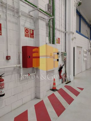 Nave industrial en alquiler en Centre - Eixample – Can Llobet – Can Serra en Barbera del Vallès