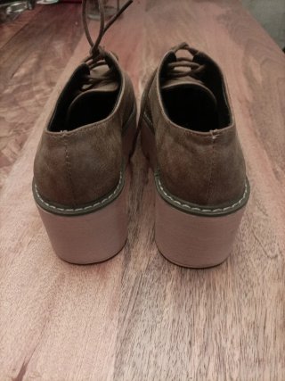 Zapatos marrones con plataforma