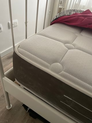Cama con colchón nuevo