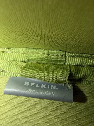 Funda portátil Belkin 15-16” rígida verde