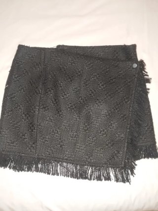 Falda Zara cruzada negra talla L