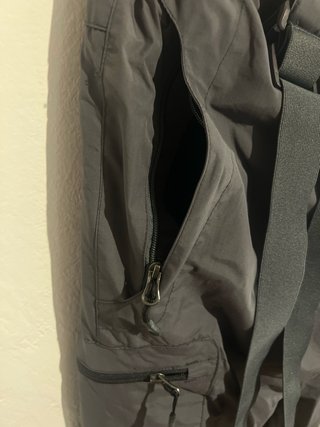 Pantaloncini da sci grigi con bretelle