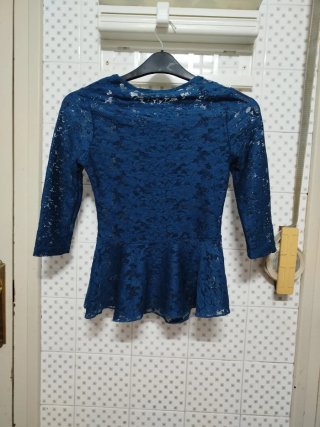 Blusa azul encaje lazo peplum talla s local