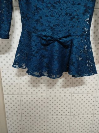 Blusa azul encaje lazo peplum talla s local
