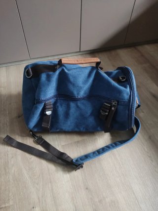 Mochila azul y marrón