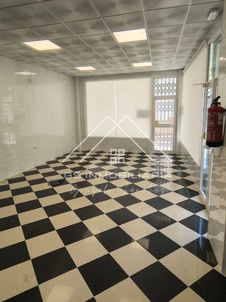 Local comercial en venta en Lucena