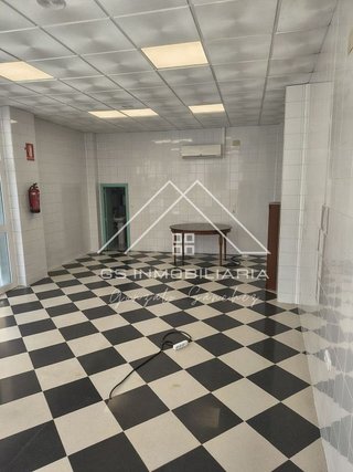 Local comercial en venta en Lucena