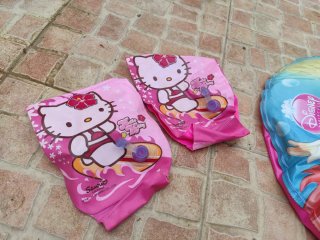Manguitos flotadores Hello Kitty y Disney