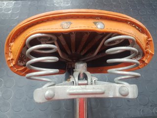 Sedile bici vintage arancione
