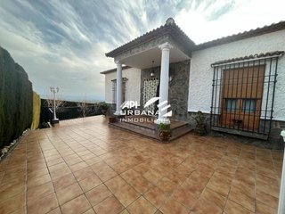 Casa en venta en Lucena