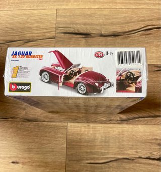 Maqueta Jaguar XK 120 Roadster 1948 Bburago 1/24