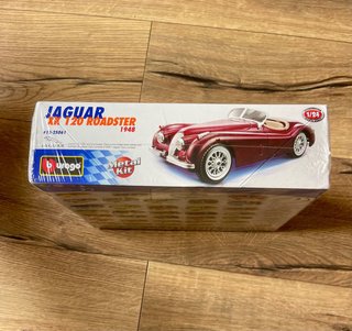 Maqueta Jaguar XK 120 Roadster 1948 Bburago 1/24
