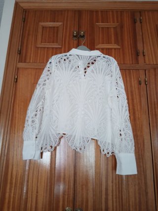 Blusa de encaje blanca Talla L