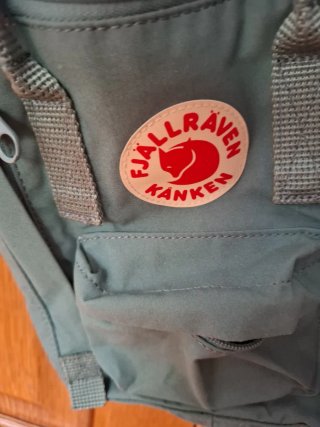 Mini mochila Fjallraven Kanken verde