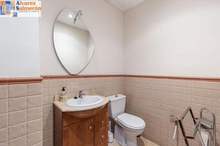 Oficina en venta en Pajaritos - Plaza de Toros en Granada
