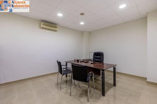 Oficina en venta en Pajaritos - Plaza de Toros en Granada