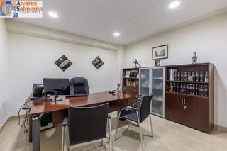 Oficina en venta en Pajaritos - Plaza de Toros en Granada