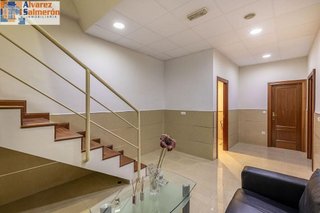 Oficina en venta en Pajaritos - Plaza de Toros en Granada