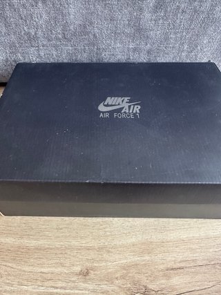 Nike Air Force 1 Luxe Talla 43 Negro/Dorado