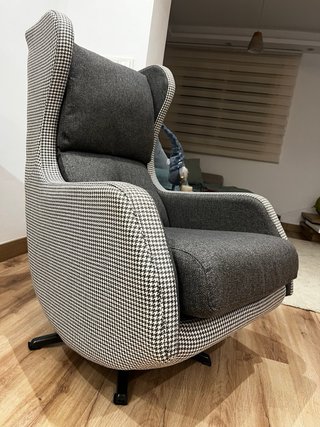 Sillón mecedor giratorio tela