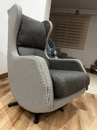 Sillón mecedor giratorio tela