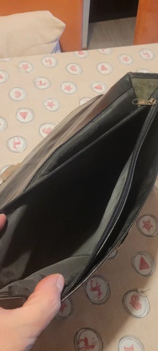 Maletín de piel negro