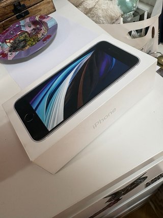 iPhone SE 2020 Plata (Pantalla Rota)