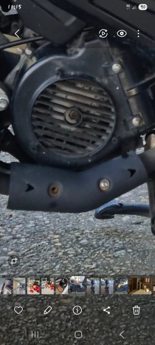 Embellecedor de escape para moto