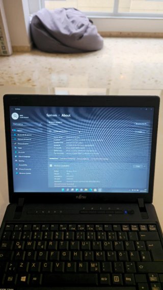 Portátil Fujitsu LIFEBOOK P702 i5 8GB RAM