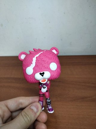 Funko Pop Fortnite Oso Rosa (Cuddle team leader)