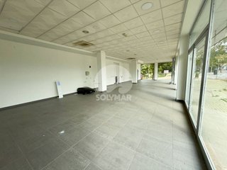 Local comercial en venta en Capuchinos en Vélez-Málaga