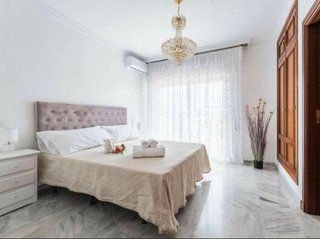 Chalet en alquiler en Río Real en Marbella