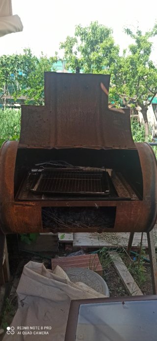 Forno a legna metallico