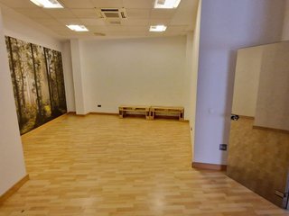 Local comercial en alquiler en Hispanoamérica - Comunidades en Valdemoro