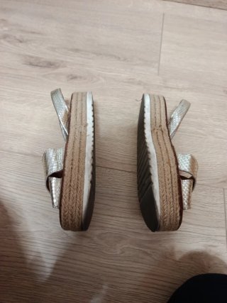 Sandalias Pompa doradas talla 37