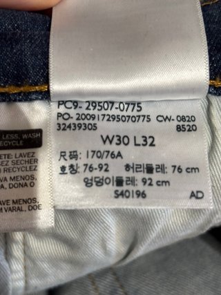 Pantalón Levis 502 W30 L32