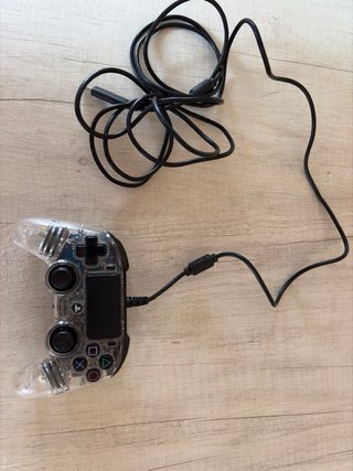 Mando Nacon Transparente PS4/PC