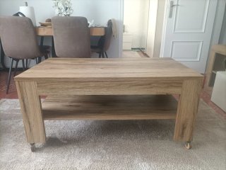 Mesa de centro con ruedas